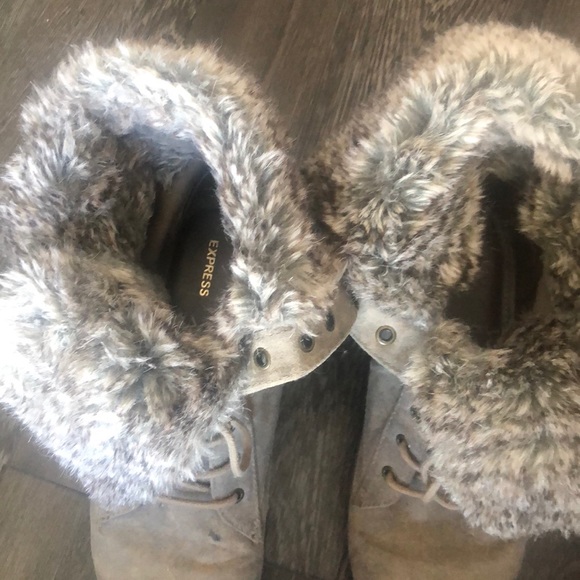 De stressed Fur Lined Boots - Picture 8 of 10